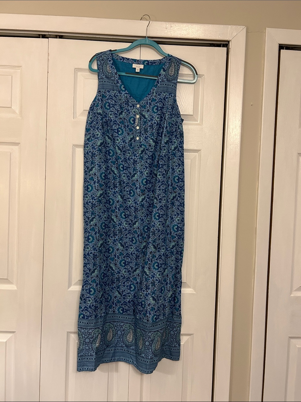 Sleeveless Blue Paisley Maxi Dress with Button Front
